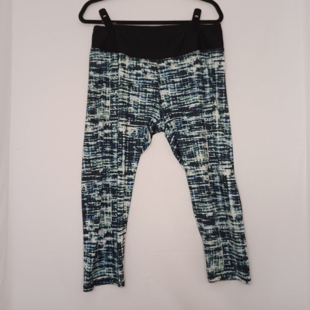 Women's NYL Green and Black Mid-Calf Length Yoga Pants Size XL